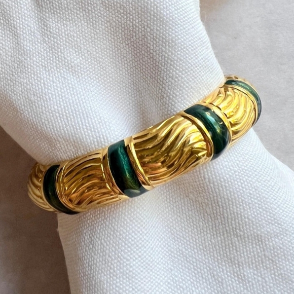 Vintage Monet Textured Gold-Tone and Green Enamel Bangle 💫 - Picture 9 of 9